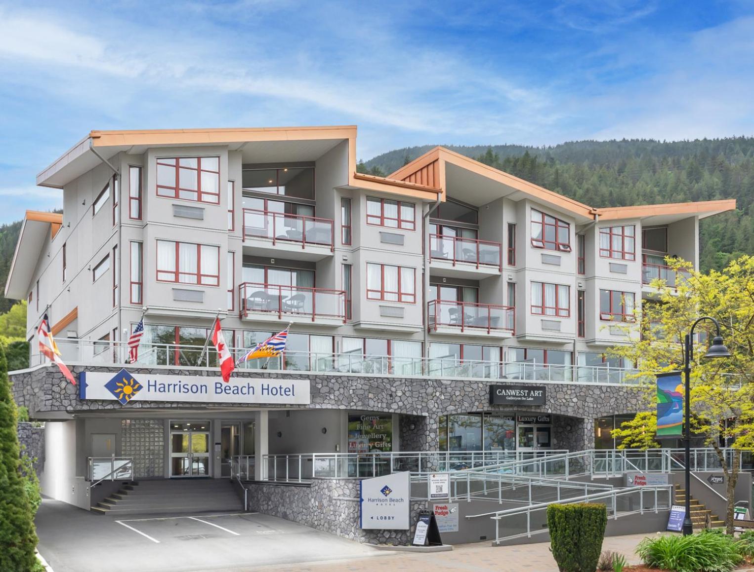 Harrison Beach Hotel Harrison Hot Springs Exterior photo